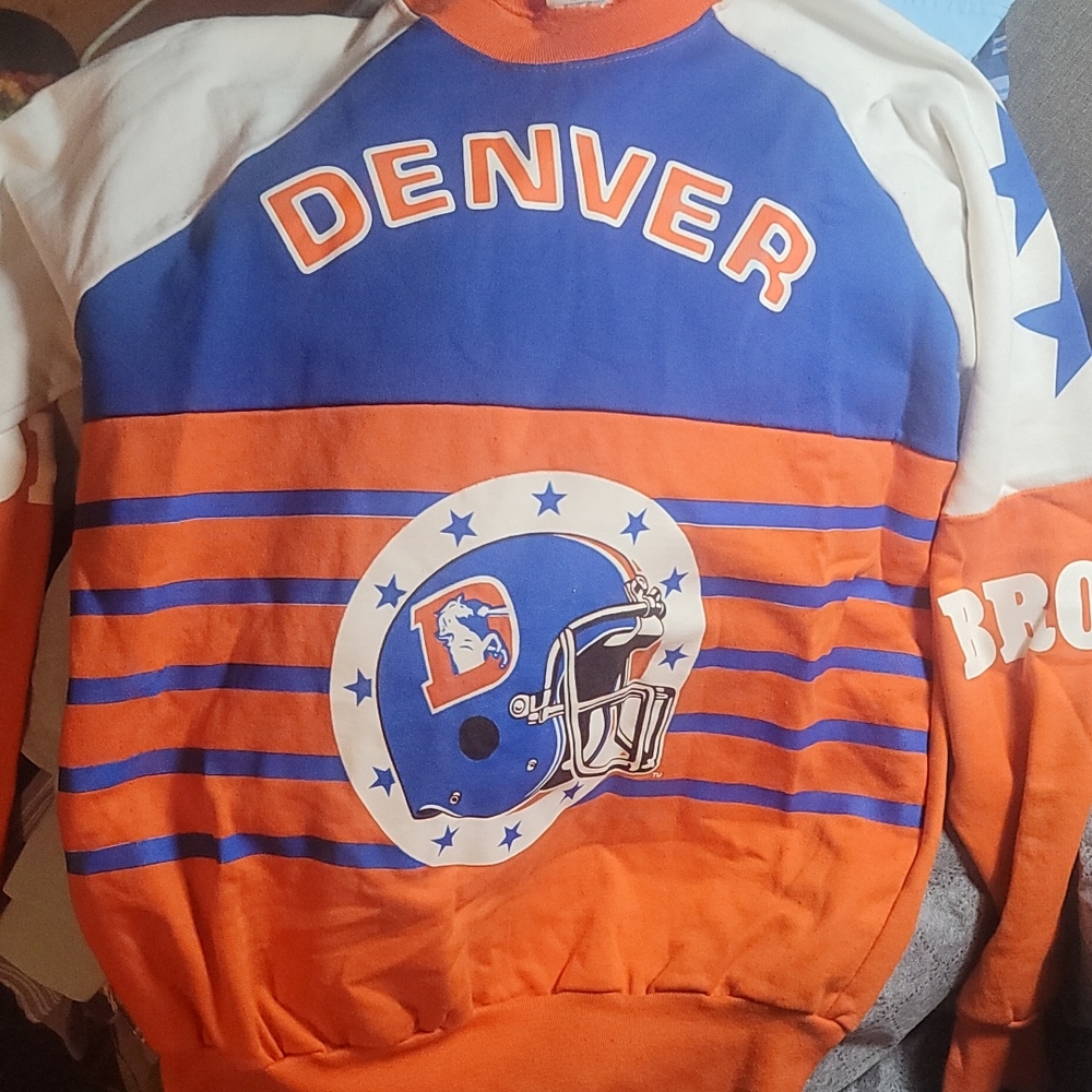 Vintage broncos sweater